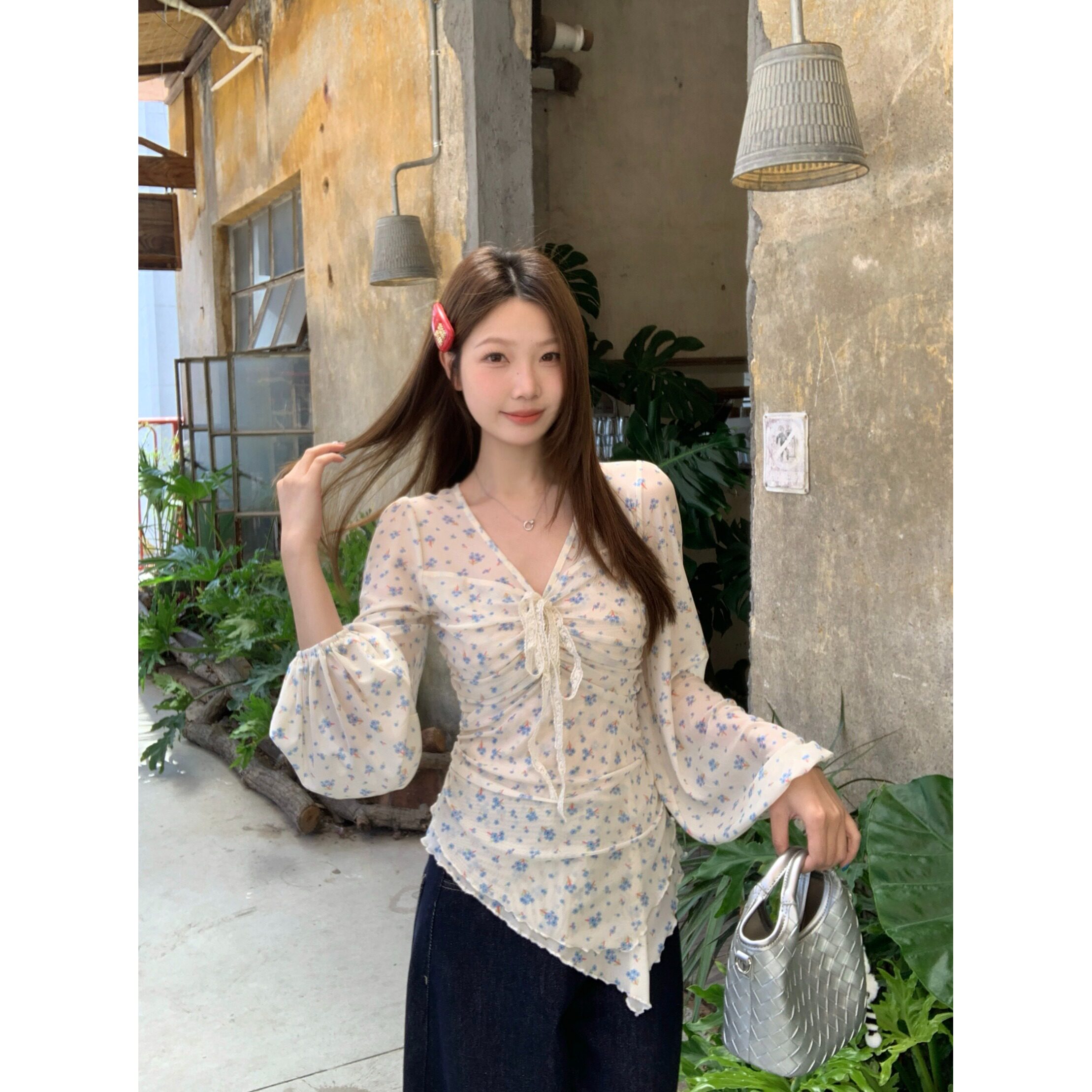 大码胖mm温柔风碎花蕾丝系带不规则下摆上衣女显瘦别致绝美小衫潮