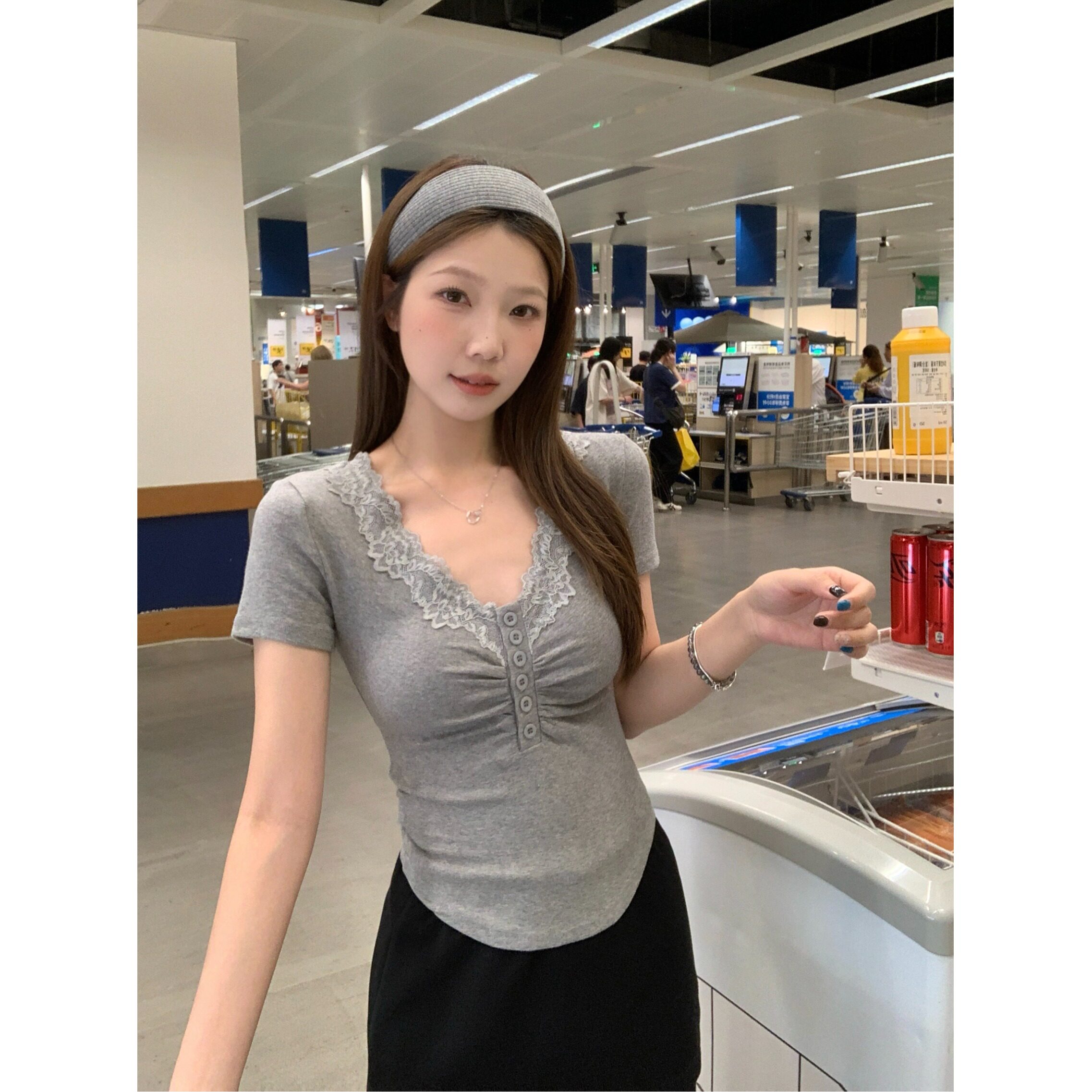 大码胖mm纯欲风V领蕾丝拼接短袖T恤女独特漂亮巨修身显瘦百搭上衣
