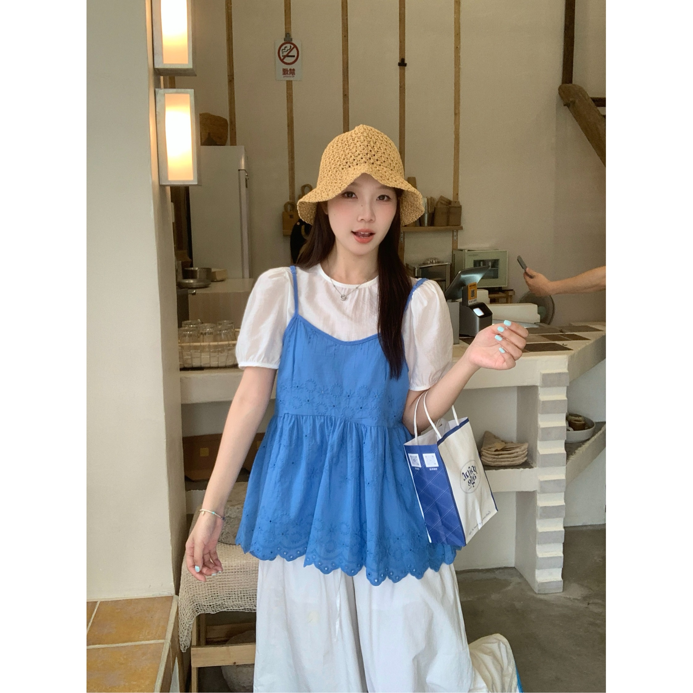 胖mm韩系蕾丝镂空勾花吊带泡泡袖衬衫女夏季新款遮肉显瘦叠穿套装