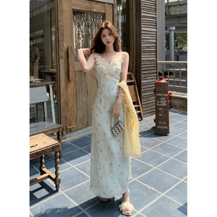 新款 胖mm纯欲蕾丝V领碎花吊带连衣裙女夏季 甜美炸街约会显瘦长裙
