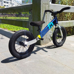 6岁宝宝竞赛事滑步车 特价 清仓 bike8儿童平衡车S系列无脚踏2