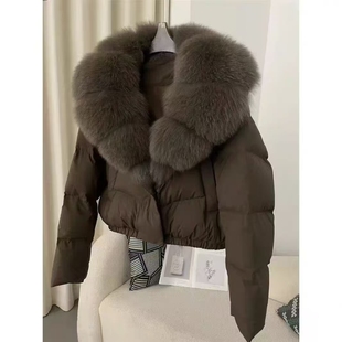 静腾宣2025新款钻石扣狐狸毛领羽绒服女短款时尚洋气小个子外套