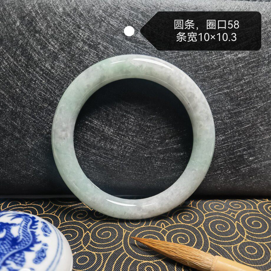 熹熹翡翠天然缅甸翡翠a货圆条手镯淡晴底色手镯翡翠豆种