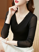 女内搭2026年春季 新款 洋气小衫 V领黑色网纱打底衫 长袖 t恤蕾丝上衣