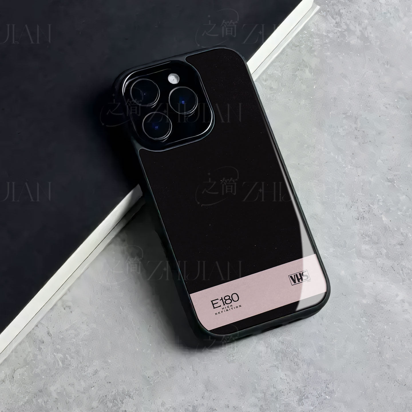 VHS录像带盒磁吸磨砂黑框电镀玻璃手机壳适用苹果iphone17promax华为MATE80PROMAX红米K90PROMAXOPPORENO7PRO