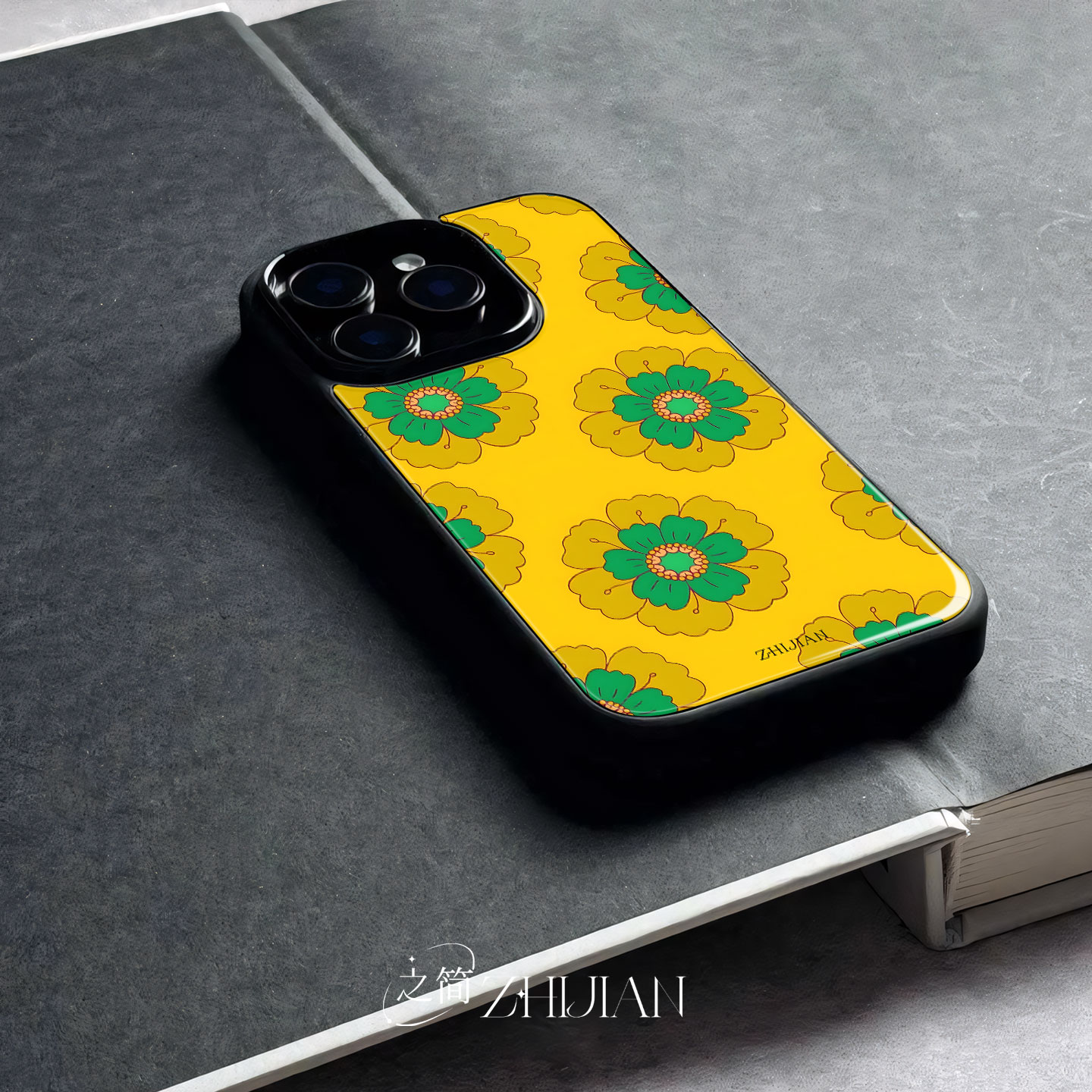 之简ZHIJIAN《黄底绿花》玻璃亮面磨砂手机壳新款小众不撞壳适用苹果17promaxIQOOZ8XNOVA14至尊MATE70PRO+荣