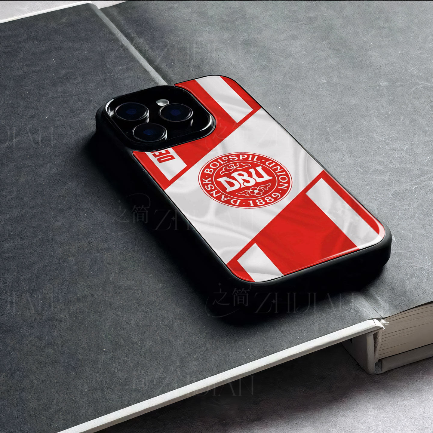丹麦足球队队徽磁吸磨砂黑框电镀玻璃手机壳适用苹果iphone17promax华为OPPORENO11PRO荣耀80PROMATE60PROP40