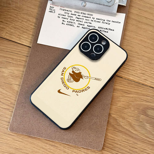 耐克教士队标磁吸磨砂黑框电镀玻璃手机壳适用苹果iphone17promax华为MATE80PROMAX小米12PROIQOONEO10PROPLU