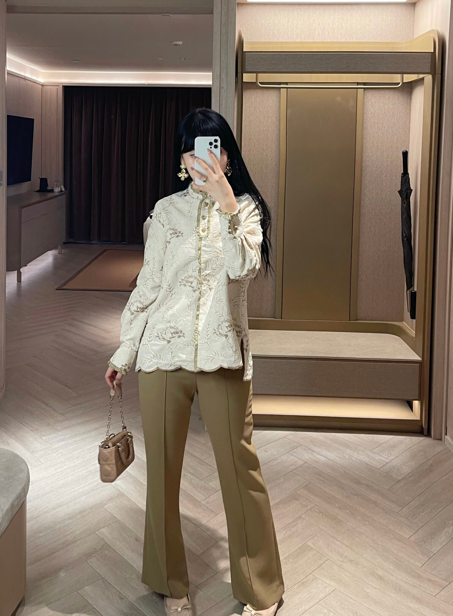katexeva2025早春新款棉麻混纺刺绣拼蕾丝新中式国风长袖上衣女款
