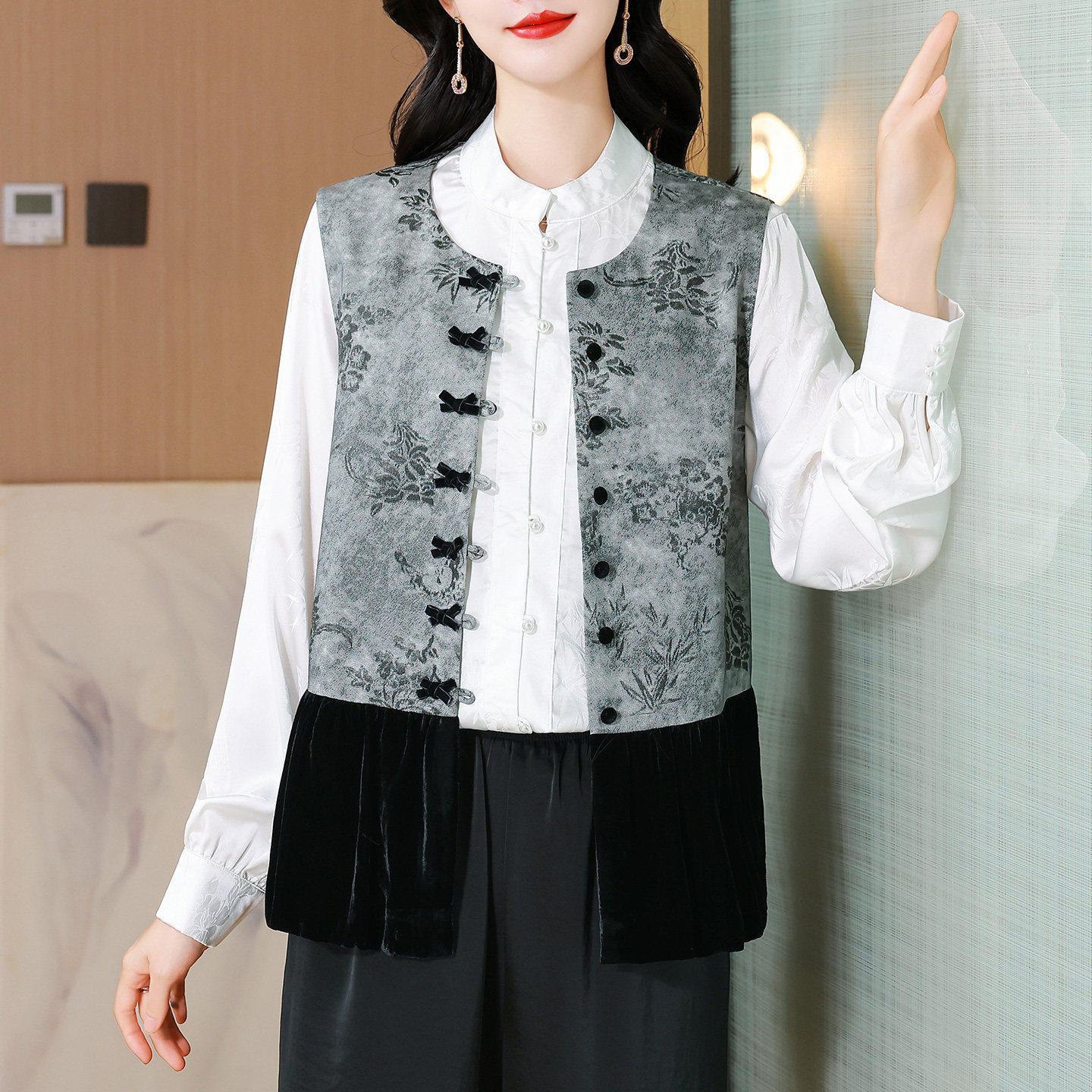 声雨竹新中式金丝绒拼接香云纱马甲背心女春装气质坎肩马夹高贵洋