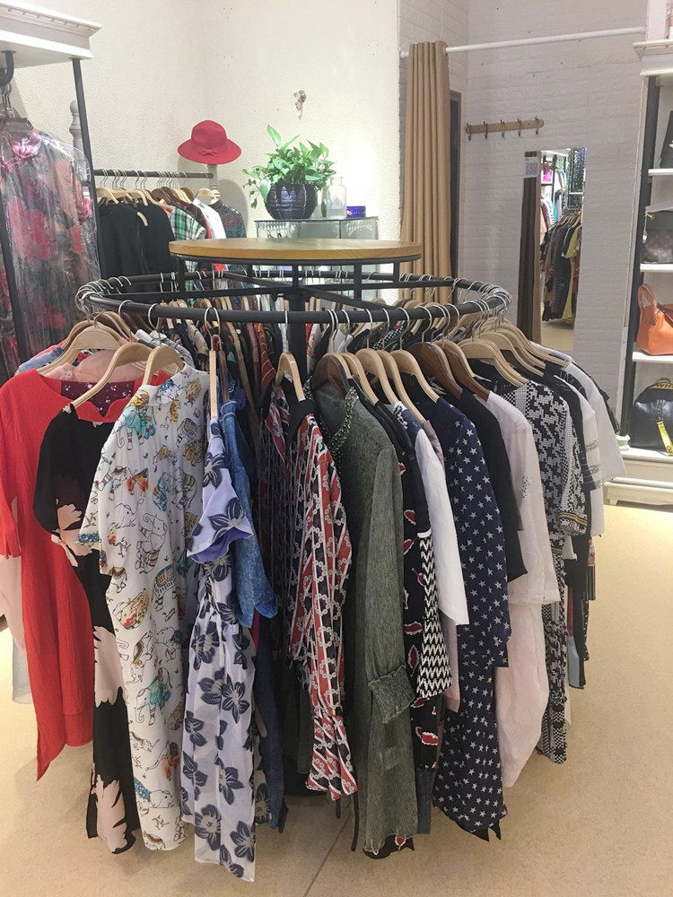 高档服装店展示架铁艺实木加粗圆形旋转落地式衣服挂架中岛陈列架