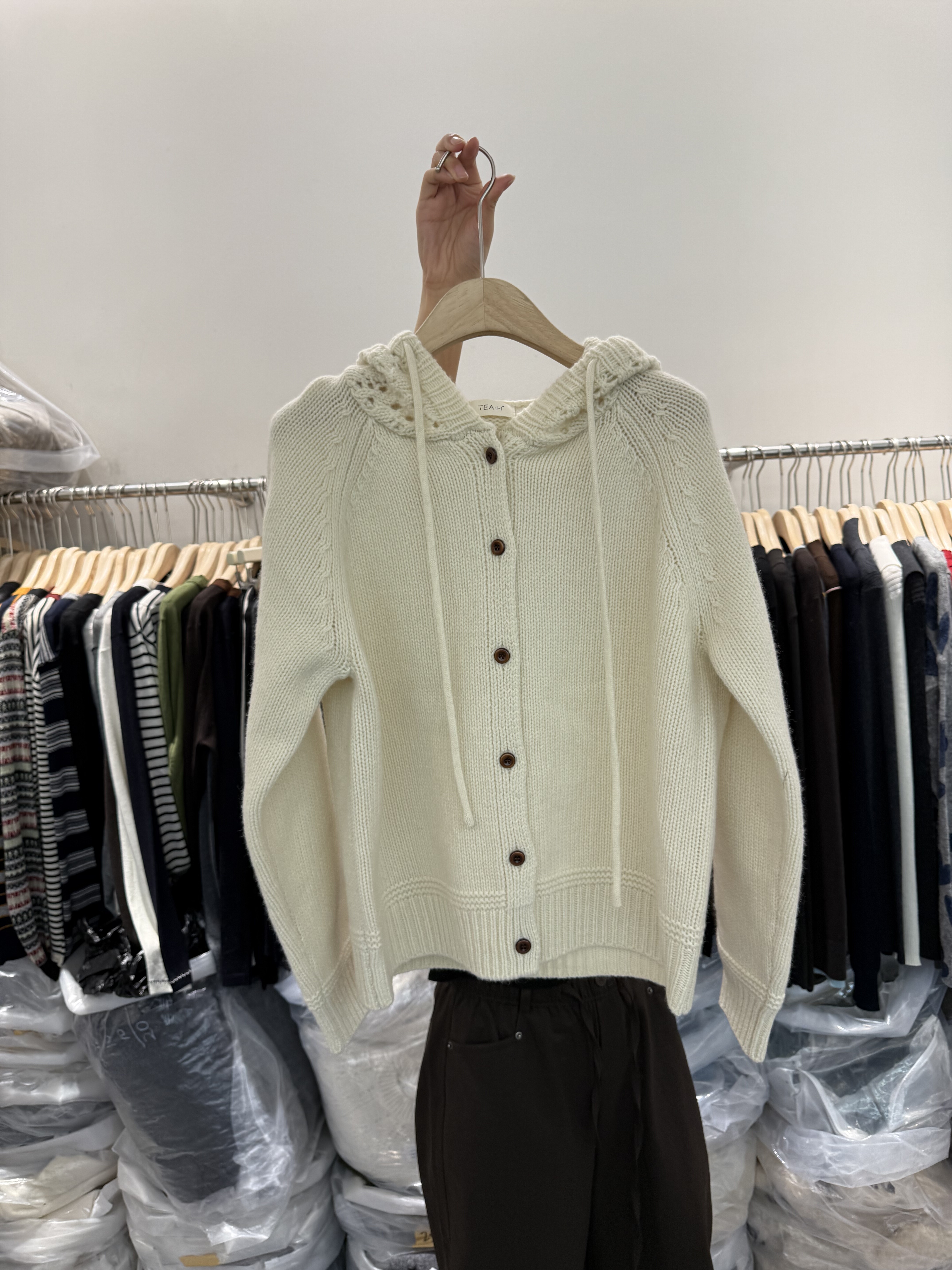 欧货时尚高级感圆领长袖针织缕空连帽开衫女宽松百搭羊毛毛衣外套