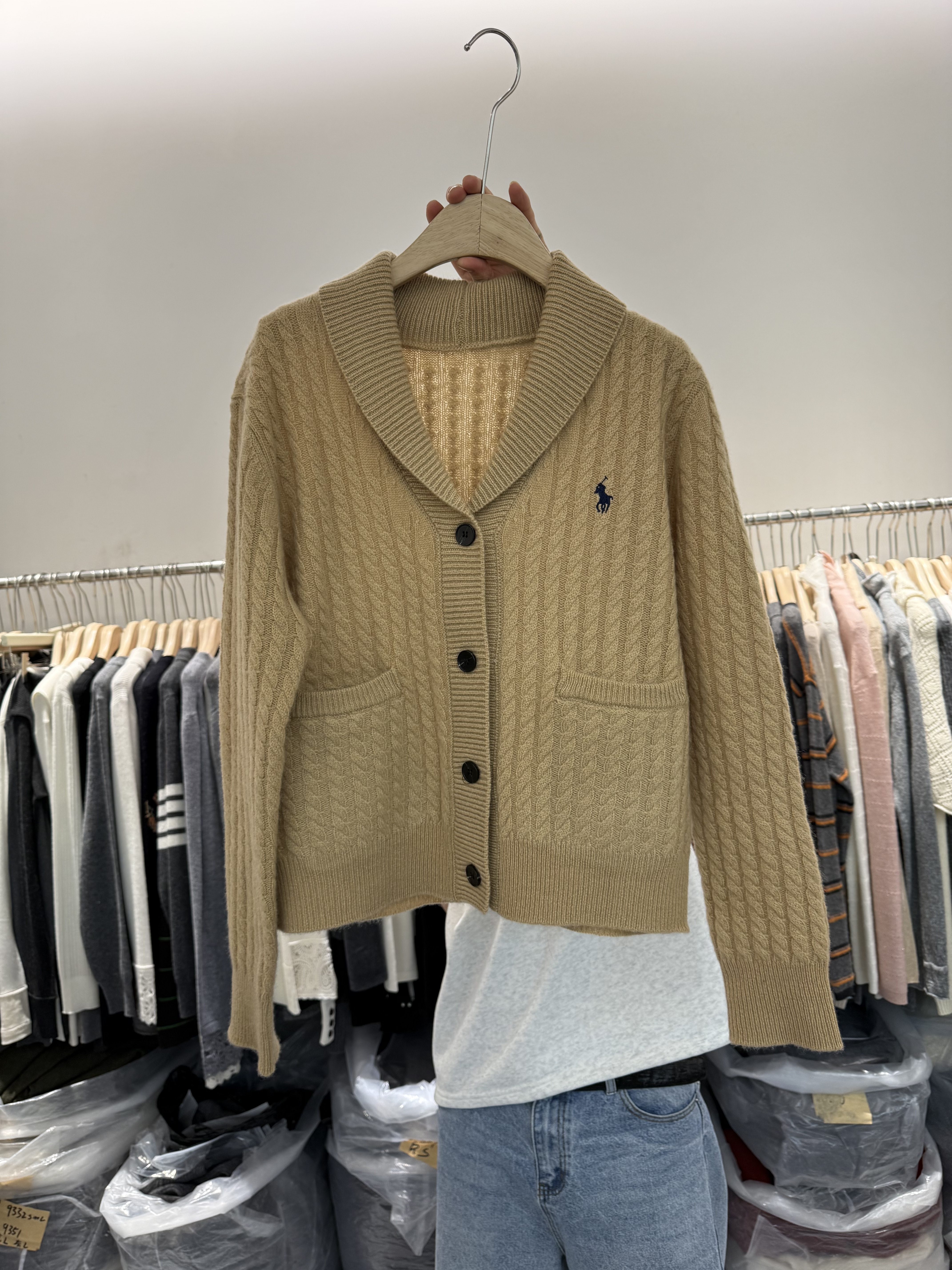 麻花大翻领刺绣卡通羊毛针织开衫