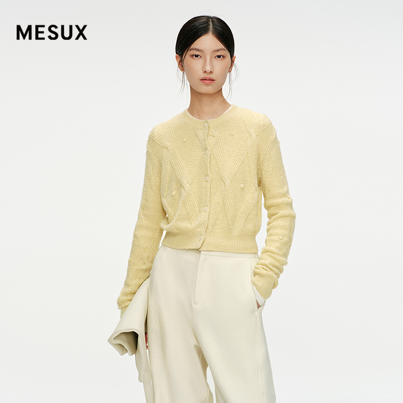 MESUX米岫25冬羊驼毛混纺短款亮丝菱格纹圆领开衫毛针织MNWUE510