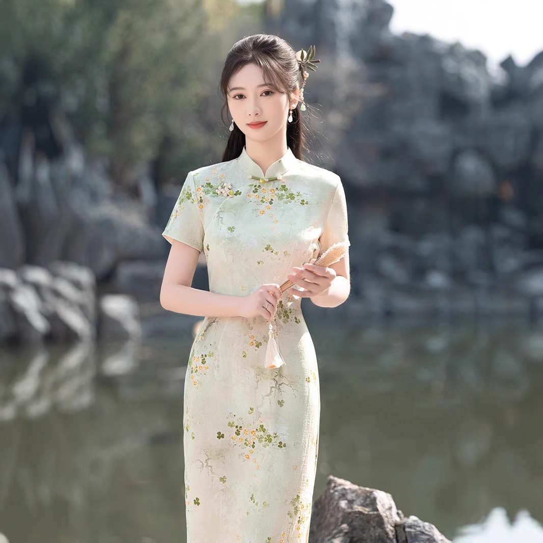 2025新款旗袍改良春夏季年轻款复古花色日常新中式连衣裙女气