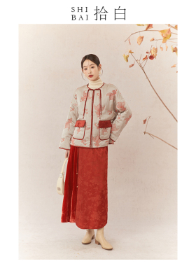 SHIBAI拾白新中式红色国风锦鲤刺绣棉服女2025冬季短款盘扣外套