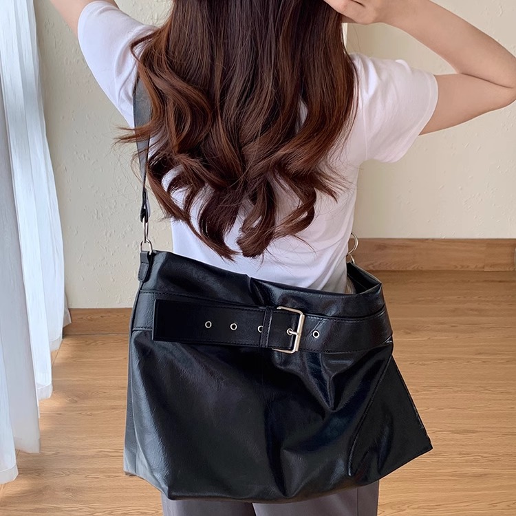 2024秋季新款高级感大容量软皮托特包男女通用慵懒风单肩斜挎包包