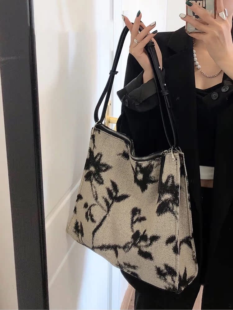 小众提花帆布包大容量斜挎腋下包