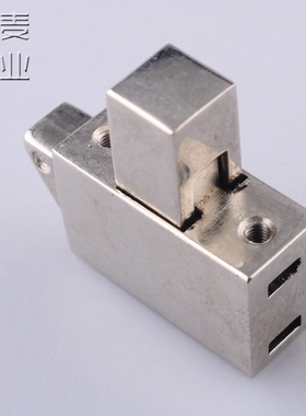 DK637方型碰撞锁搭扣锁工业设备箱柜自动闭合按压门扣插销锁