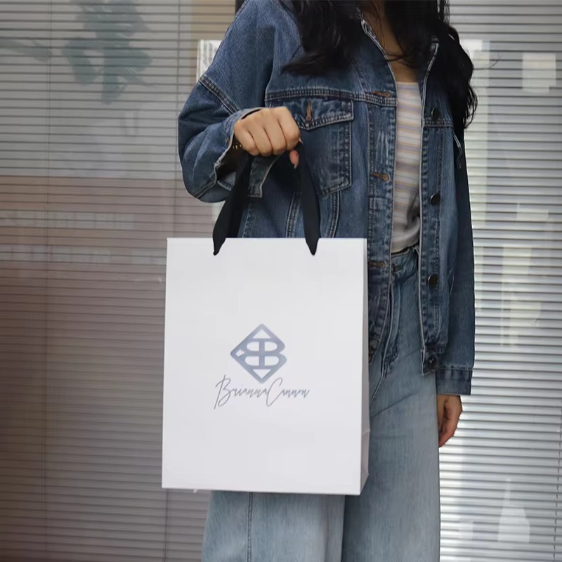 纸袋定制手提袋购物袋定 制服装购物礼品袋Bolsa De Papel，带您