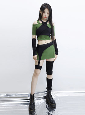 黑芭蕾风性感穿搭绿色甜酷abg辣妹又甜又辣上衣套装抹胸腿环短裙
