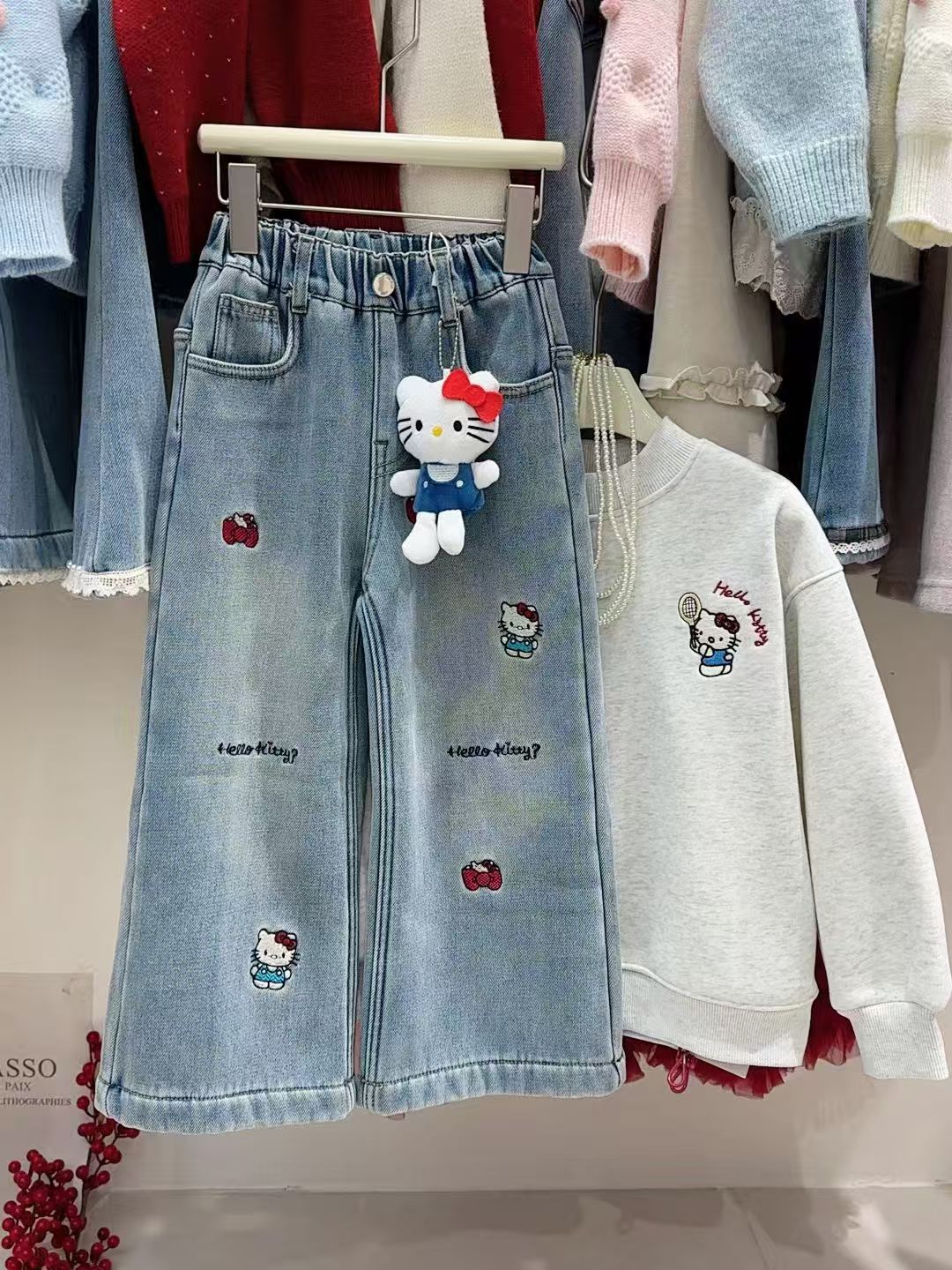 女童HelloKitty一体绒直筒牛仔裤2025冬款中童洋气百搭加绒阔腿裤