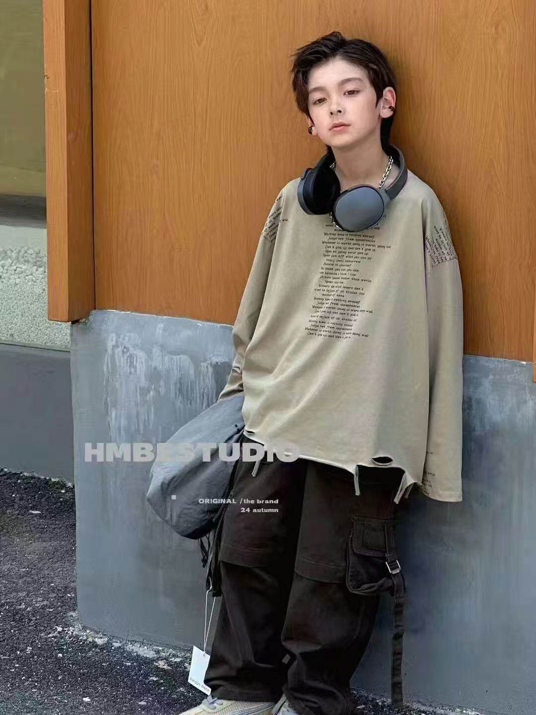 儿童潮酷打底衫2026春款男童韩版洋气百搭休闲个性破洞长袖T恤