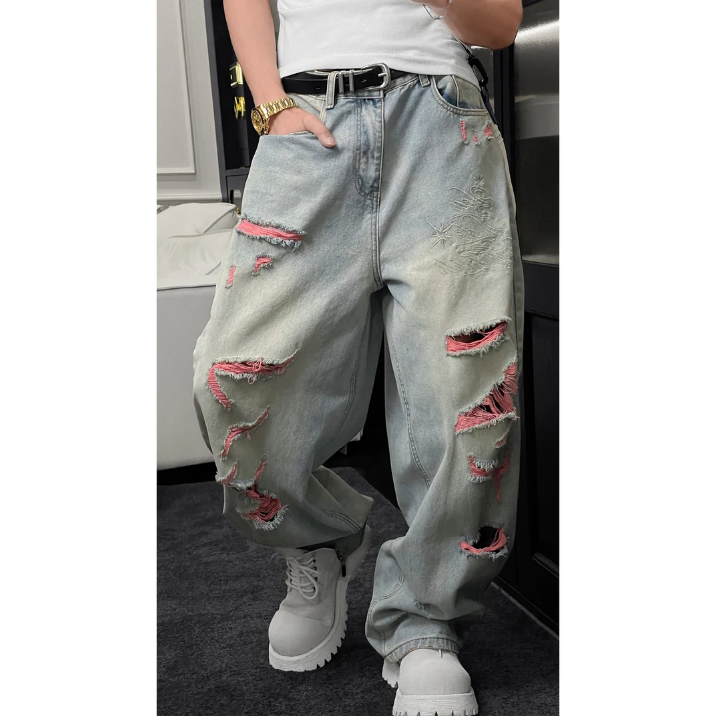 2026春夏季新品美式复古粉色破洞水洗牛仔裤个性痞帅弯刀裤休闲裤