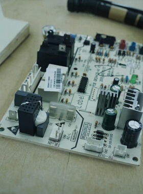 全新空调中央多联风管格力天花机Z4435TO内机板302244111