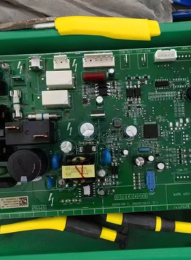 格力优钻一级变频冷暖挂机空调 KFR-26GW/(26511)FNhAd-B1室内板