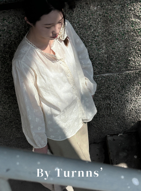 By turnns｜樱花酿｜春季宽松单排扣刺绣提花圆领衬衫设计感上衣