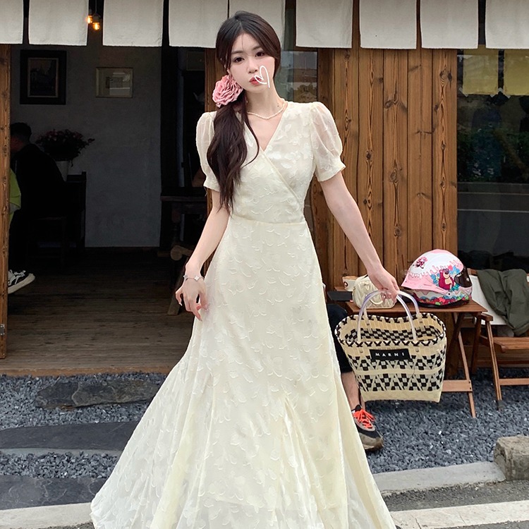 剪花一片式鱼尾连衣裙v领显瘦