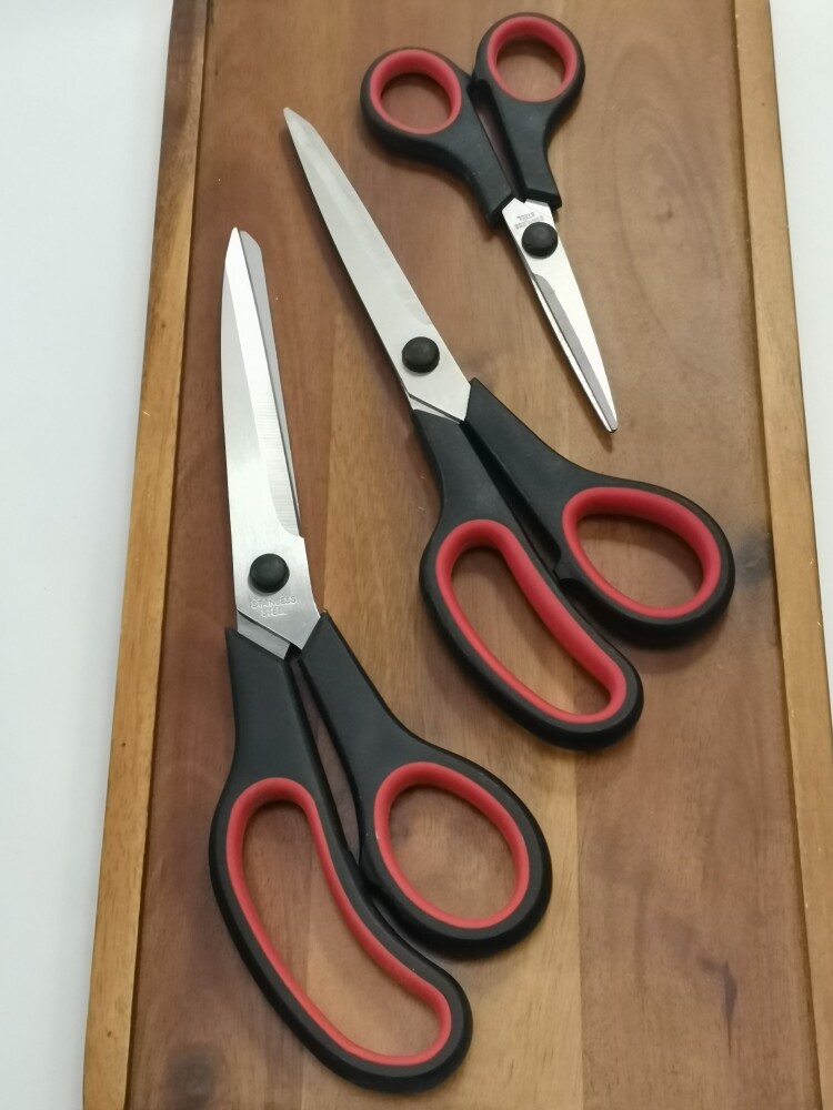 유럽 ??오리지널 단일 날카로운 가정용 가위 주방 가위 다목적 공예 가위 바느질 가위 실 가위 실리콘 손가락 보호기 닭 뼈