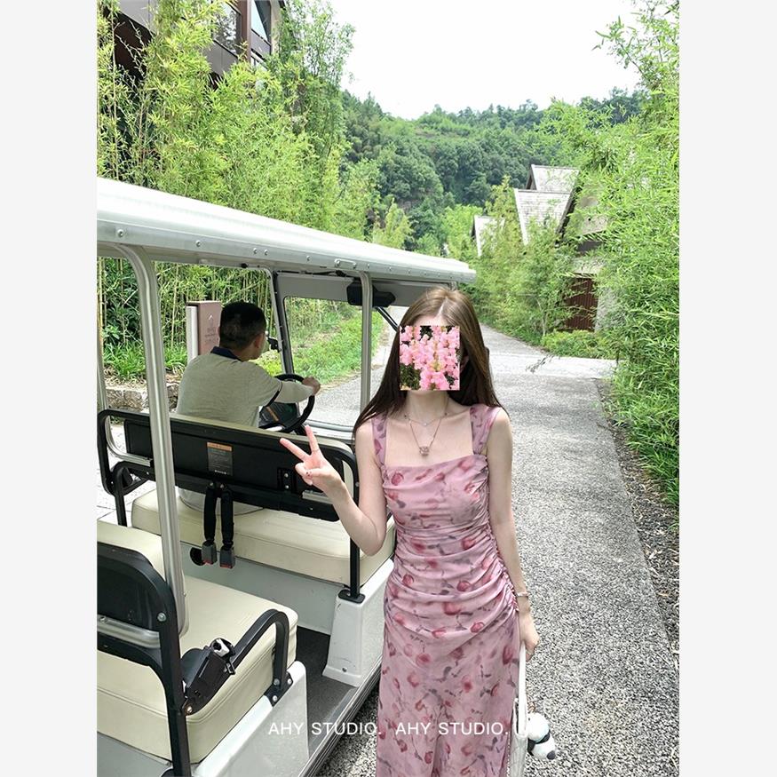 海边度假粉色碎花吊带连衣裙女2024夏季新款修身气质绝美无袖长裙