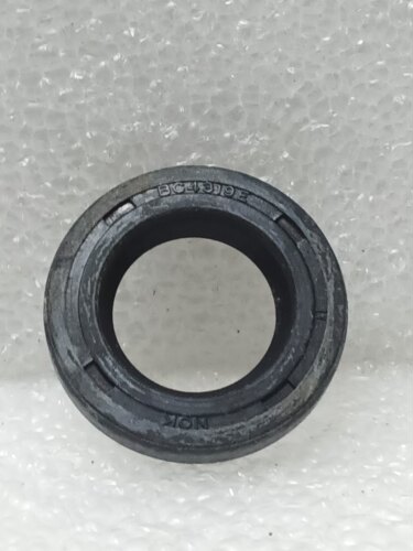 BC4319E 90310-16001 尺寸 16X27X6mm 汽车油封