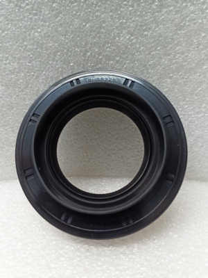 BH6832E  90311-41009  尺寸 41X74X11/18mm 半轴差速器油封