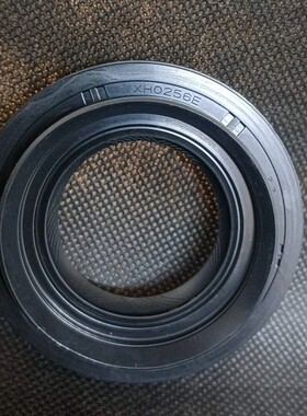XH0256E BH6513E XH1757E 尺寸 35X64X10/17mm 半轴油封
