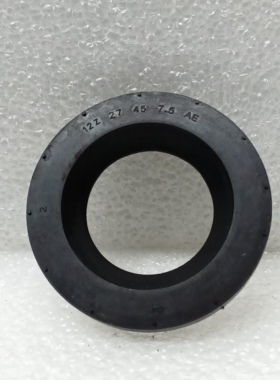13276-31U21  尺寸 27X45X7.5mm  火花塞油封
