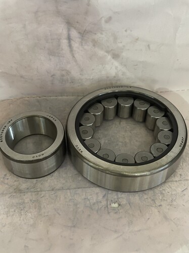 SC070902  尺寸 35X90X23mm 变速箱轴承