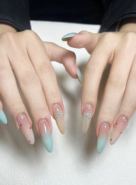 圣诞蝴蝶结蓝色渐变美甲穿戴甲显长白长短款手工甲可拆甲片贴