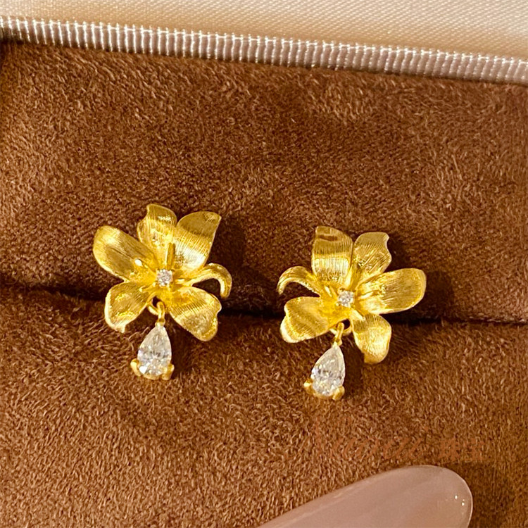 时尚款足金999黄金点钻莫桑石拉丝工艺百合花流苏耳钉坠生日礼物