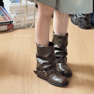 粗跟马丁靴2026新款皮带扣机车靴女推推短筒靴潮流