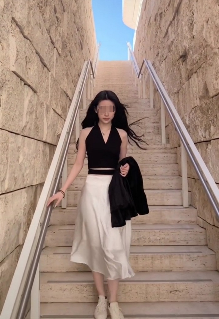 抖音sona大小姐同款ins风早秋新款街拍黑白色深V背心中长款半身裙|ruв категории Женская одежда, юбка - от Buy2taobao.com для оказания профессиональной услуги покупки агента Taobao