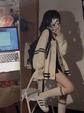 温柔风开衫软糯毛衣女秋冬新款学院风百搭针织衫宽松外穿V领上衣