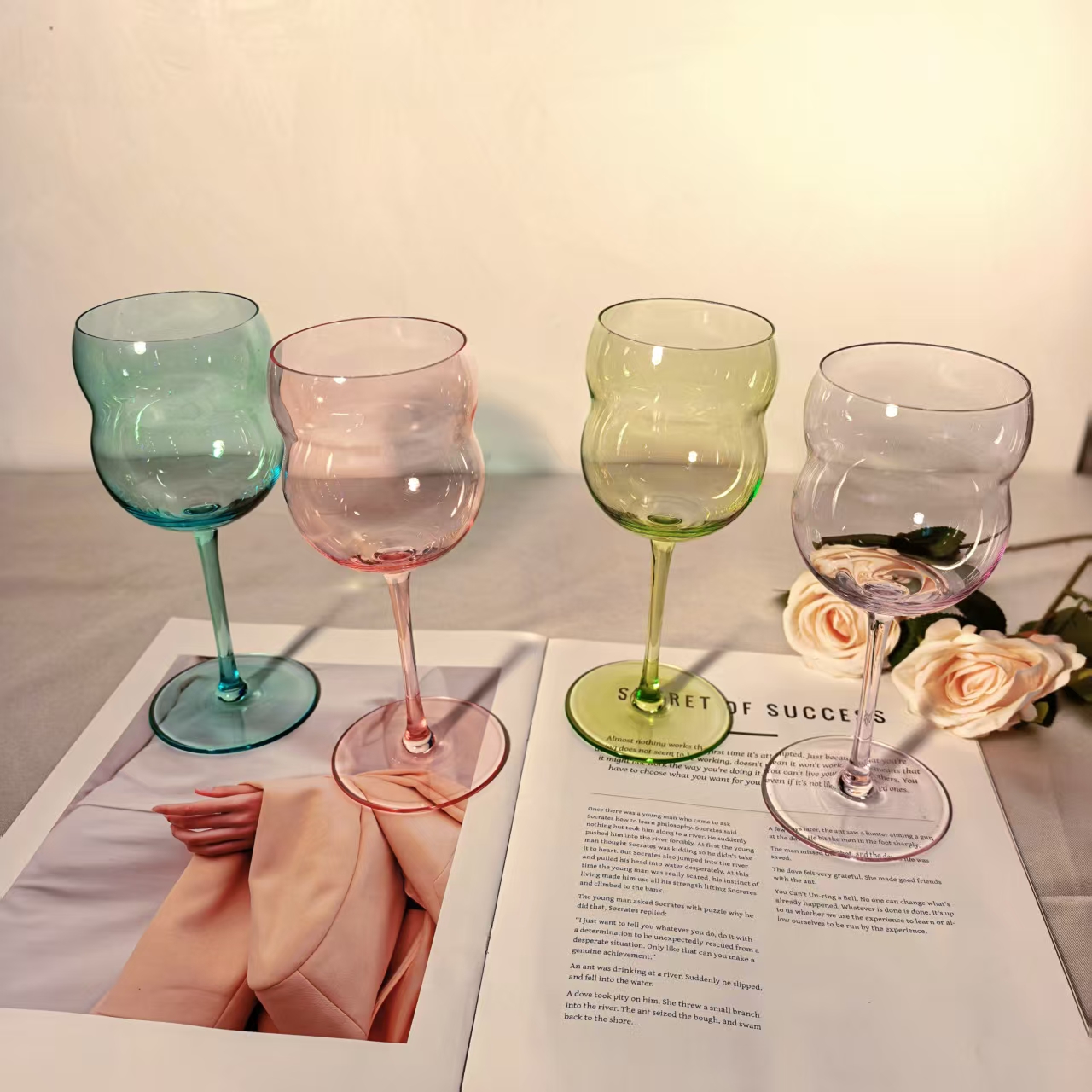 简约葫芦风高脚杯红酒杯