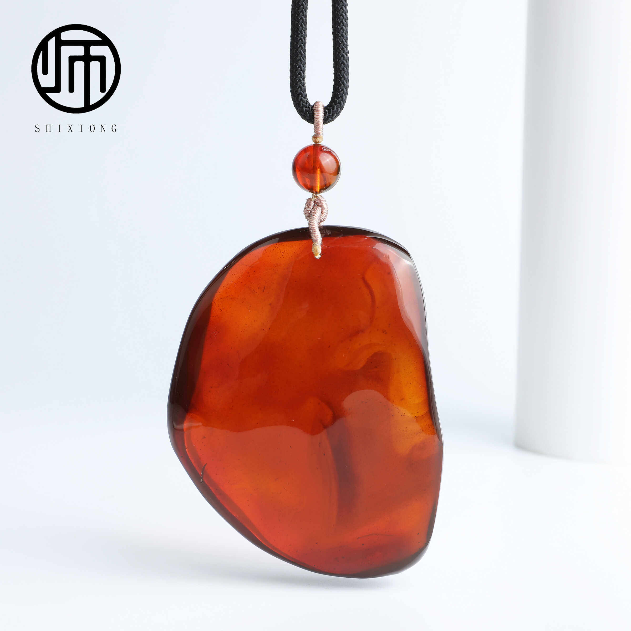 孤品收藏级天然真品缅甸酒红血珀随型吊坠62*49*12mm