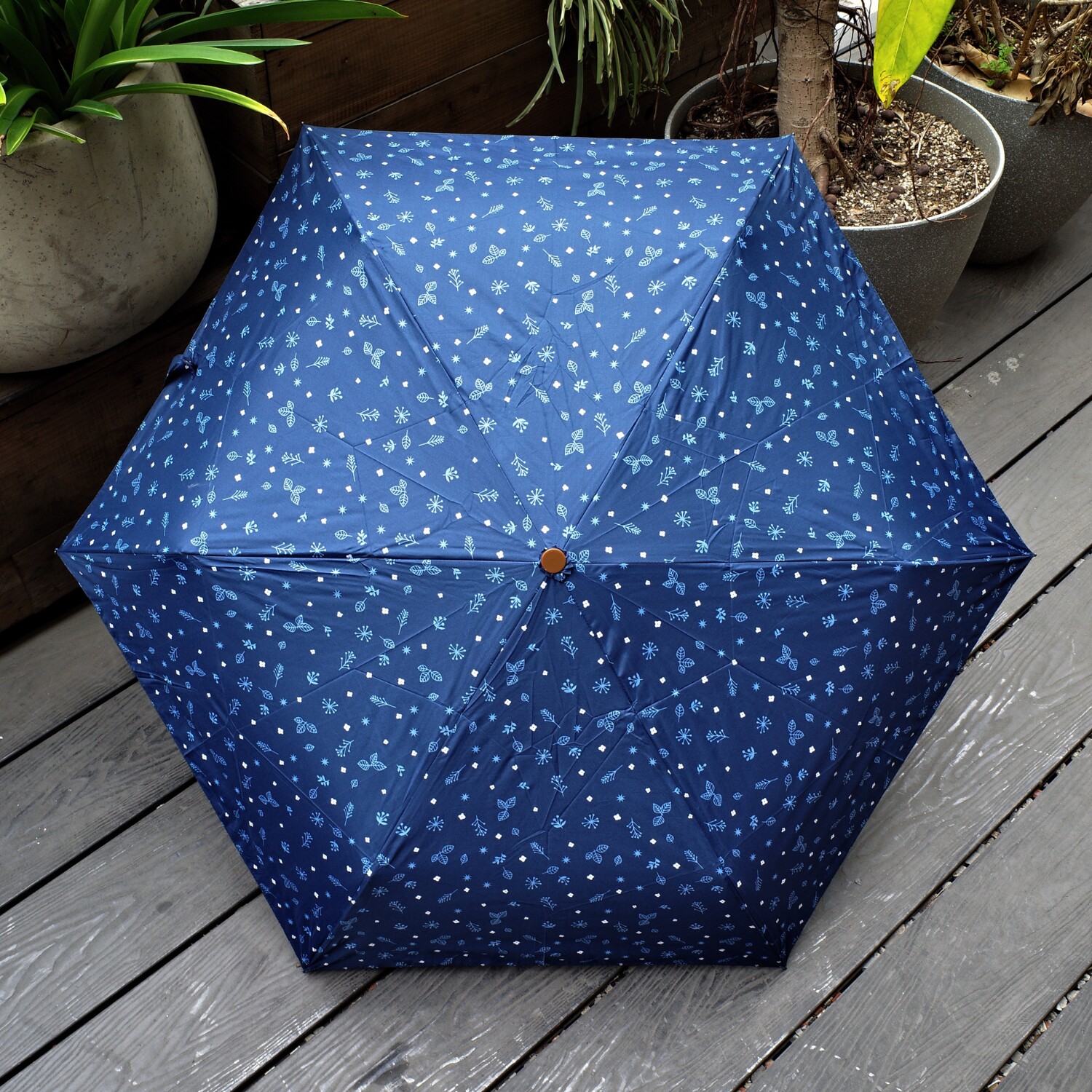 日单尾货居家风格花卉树叶图案深蓝色三节超轻折叠晴雨女式晴雨伞
