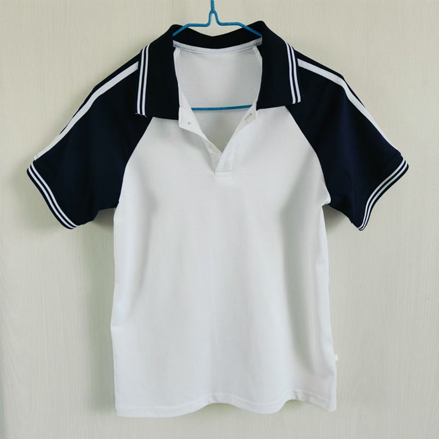 白色校服短袖藏蓝插肩袖上两道白杠男女通用款班服T恤POLO衫上衣