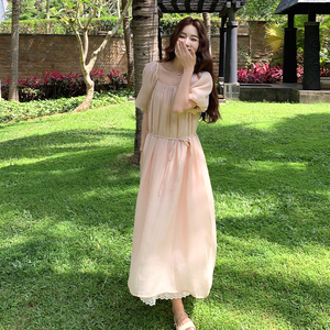 法式仙气飘飘粉色连衣裙女夏季2025新款温柔风蕾丝拼接绝美长裙子图片