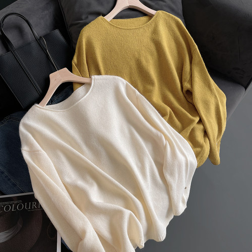 女士羊毛衫圆领针织上衣袖扣毛衣